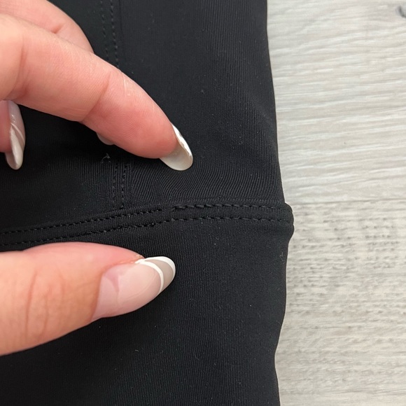 Aritzia The Constant Glide Studio Sports Bra - Picture 6 of 6